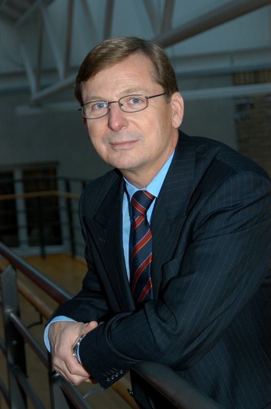 Robert “Bob” Barnden
